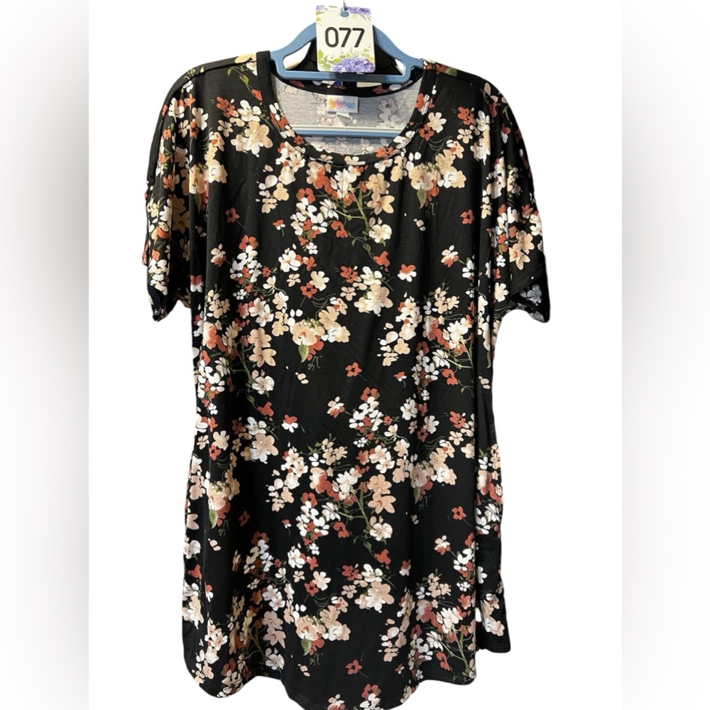 LuLaRoe Black and Pink Boxy Tunic Blouse